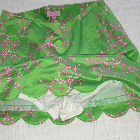 Lilly Pulitzer skorts, Sz 4 - Picture 5 of 7